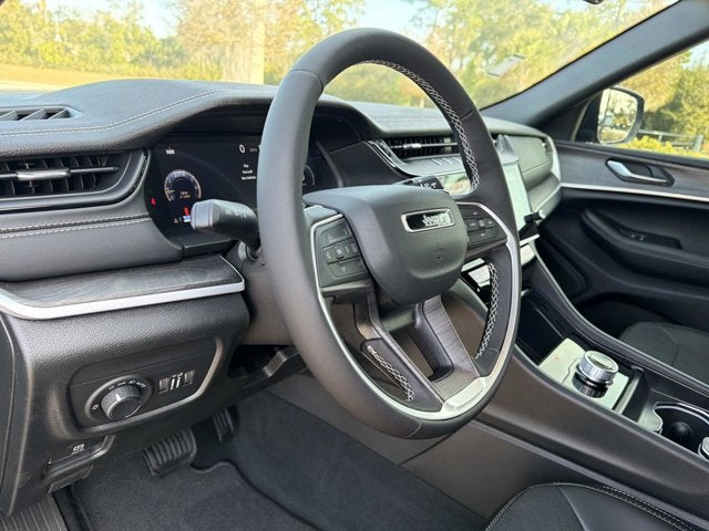 2026 Jeep Grand Cherokee Laredo Altitude