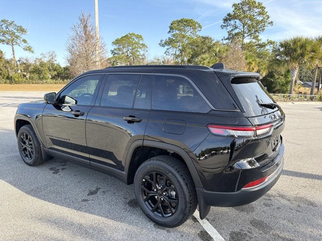 2026 Jeep Grand Cherokee Laredo Altitude