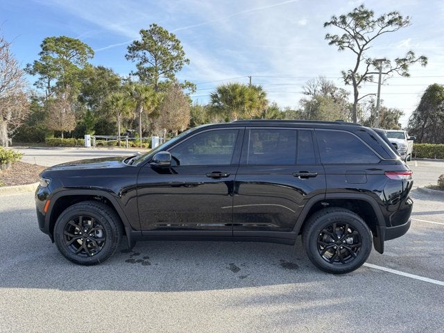 2026 Jeep Grand Cherokee Laredo Altitude