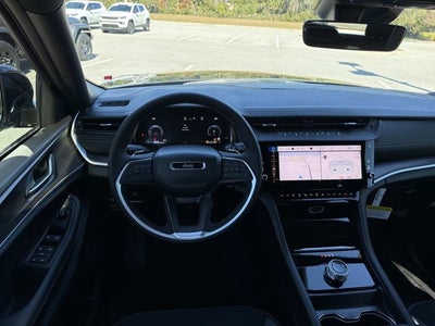 2026 Jeep Grand Cherokee Laredo Altitude