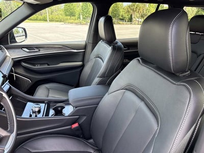 2026 Jeep Grand Cherokee Limited Reserve