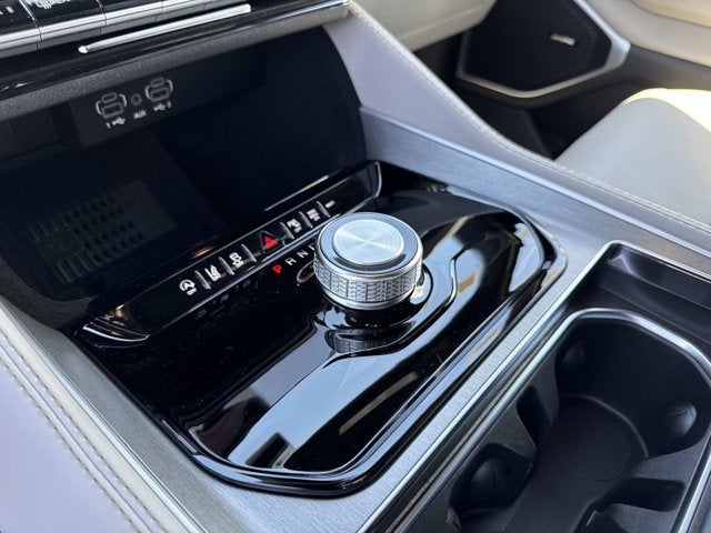 2026 Jeep Grand Wagoneer 4x2