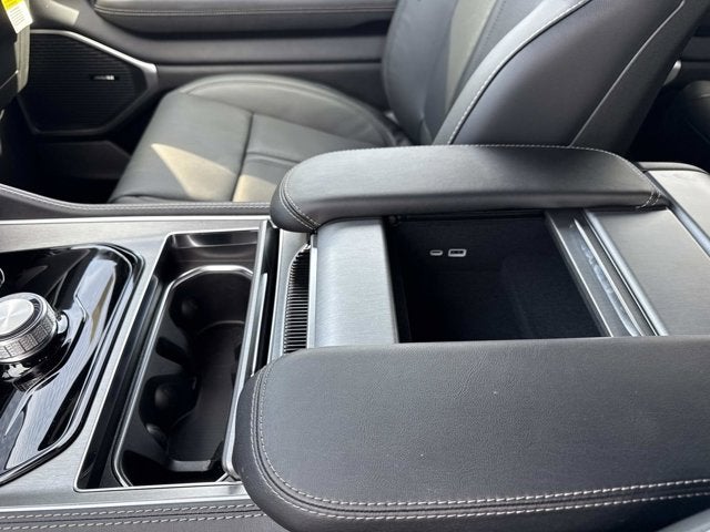 2026 Jeep Grand Wagoneer 4x2