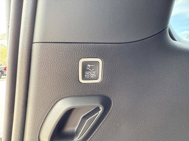 2026 Jeep Grand Wagoneer 4x2