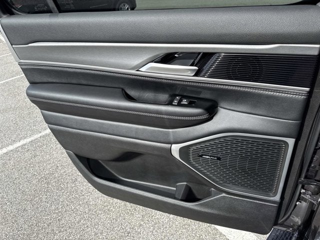 2026 Jeep Grand Wagoneer 4x2