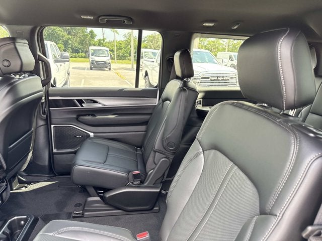 2026 Jeep Grand Wagoneer 4x2