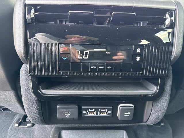 2026 Jeep Grand Wagoneer 4x2