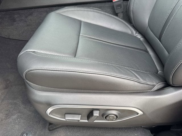 2026 Jeep Grand Wagoneer 4x2