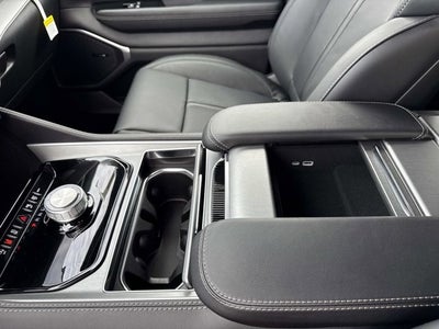 2026 Jeep Grand Wagoneer 4x2