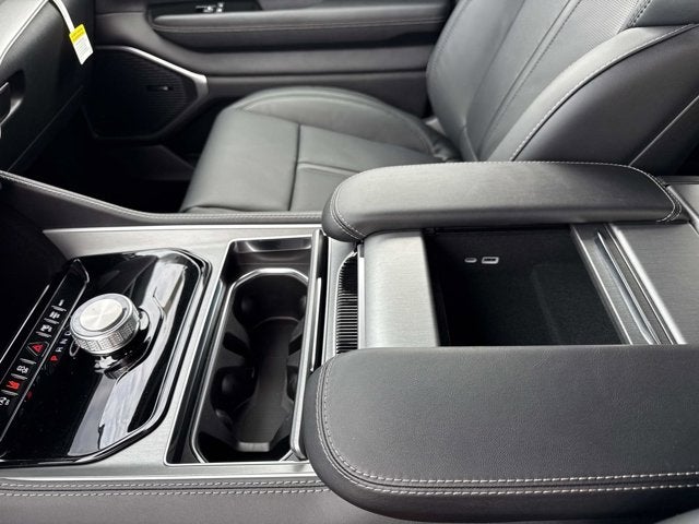 2026 Jeep Grand Wagoneer 4x2