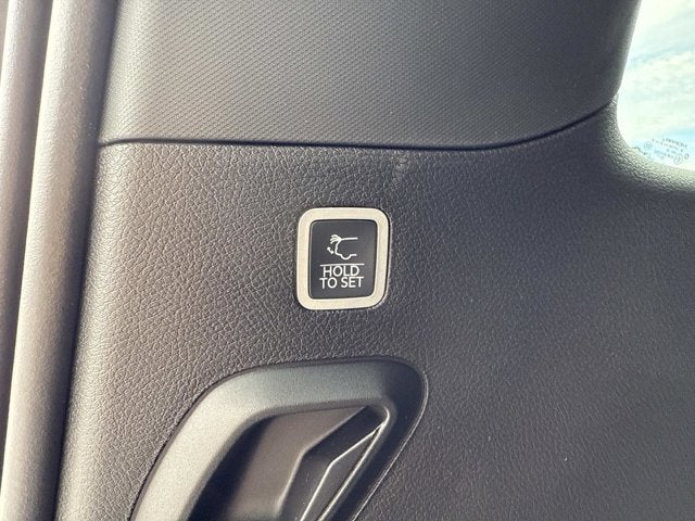 2026 Jeep Grand Wagoneer 4x2