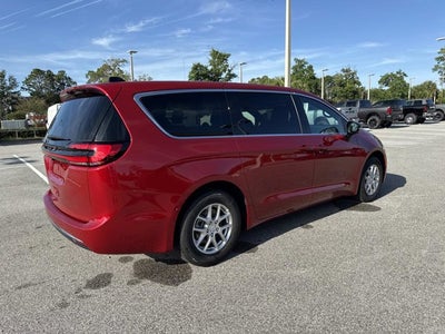 2027 Chrysler Pacifica Select