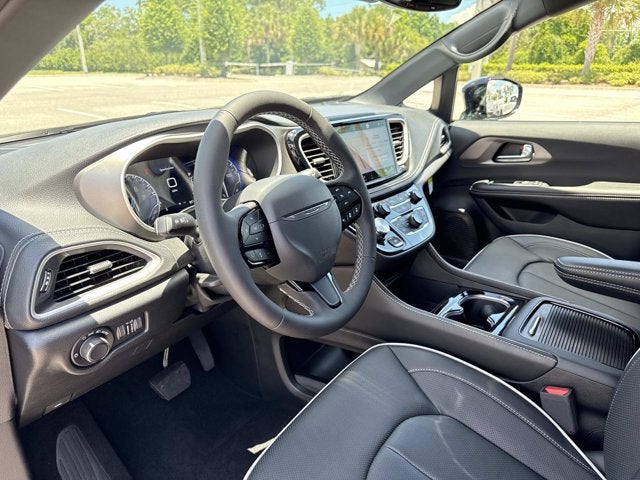 2027 Chrysler Pacifica Limited