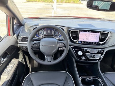 2027 Chrysler Pacifica Limited