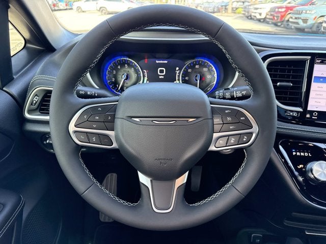 2027 Chrysler Pacifica Limited