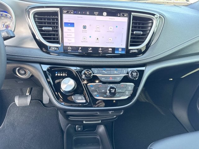 2027 Chrysler Pacifica Limited