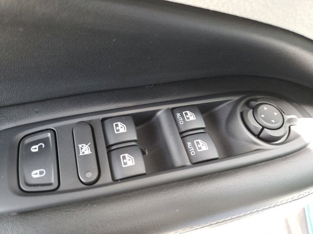 2018 Jeep Compass Latitude with Sun/Wheel Pkg