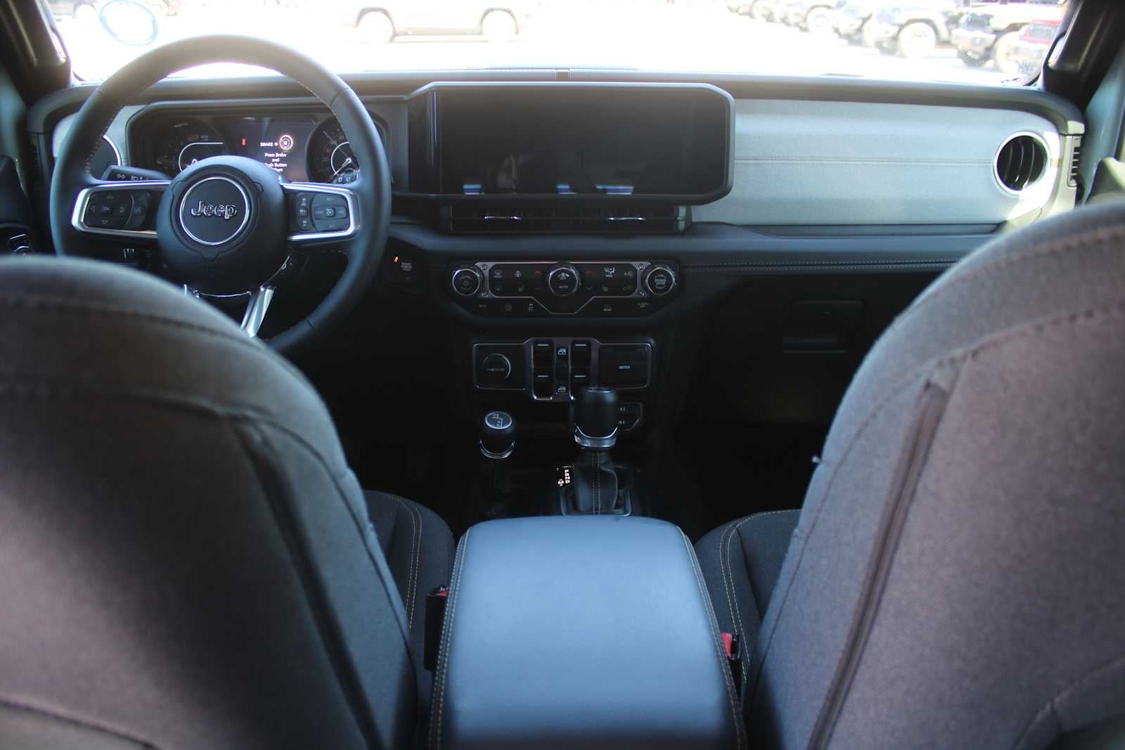 2024 Jeep Wrangler 4-Door Sahara 4x4