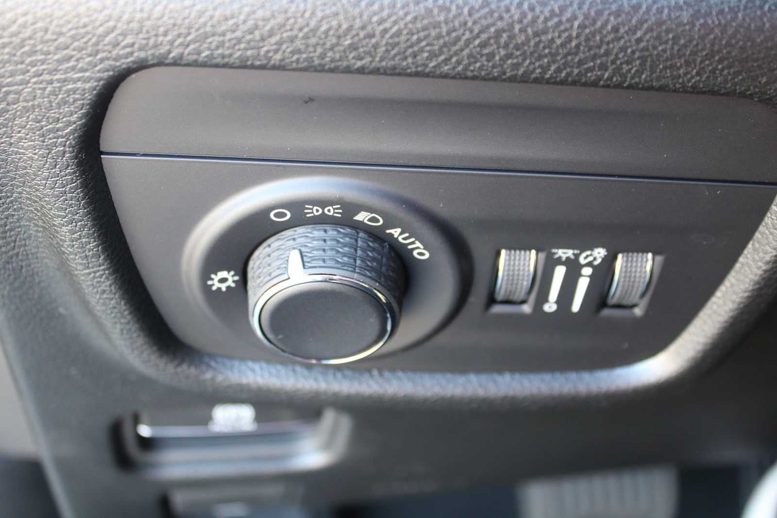 2025 Jeep Grand Cherokee GRAND CHEROKEE LAREDO X 4X2