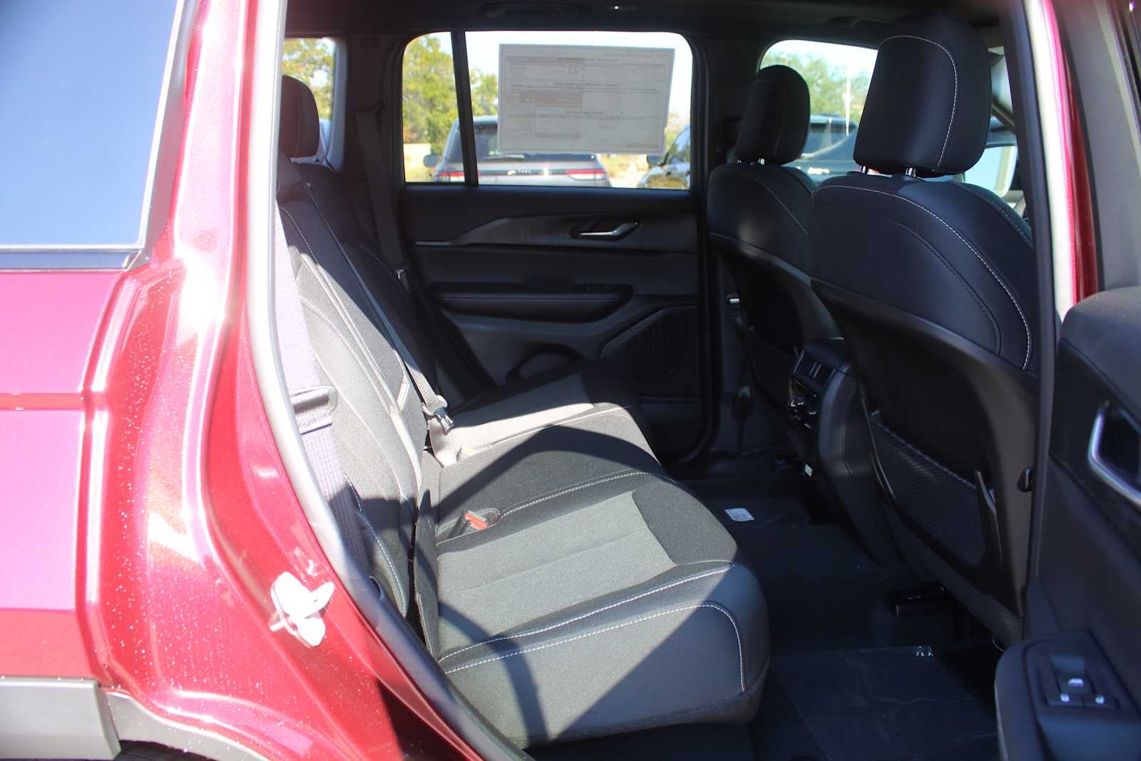 2025 Jeep Grand Cherokee GRAND CHEROKEE LAREDO X 4X2