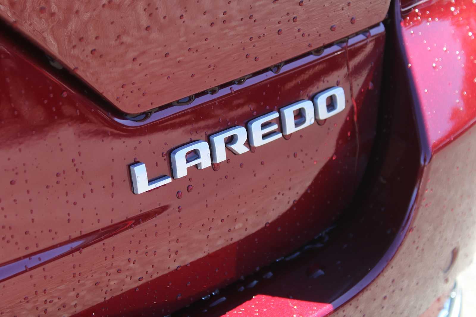 2025 Jeep Grand Cherokee GRAND CHEROKEE LAREDO X 4X2