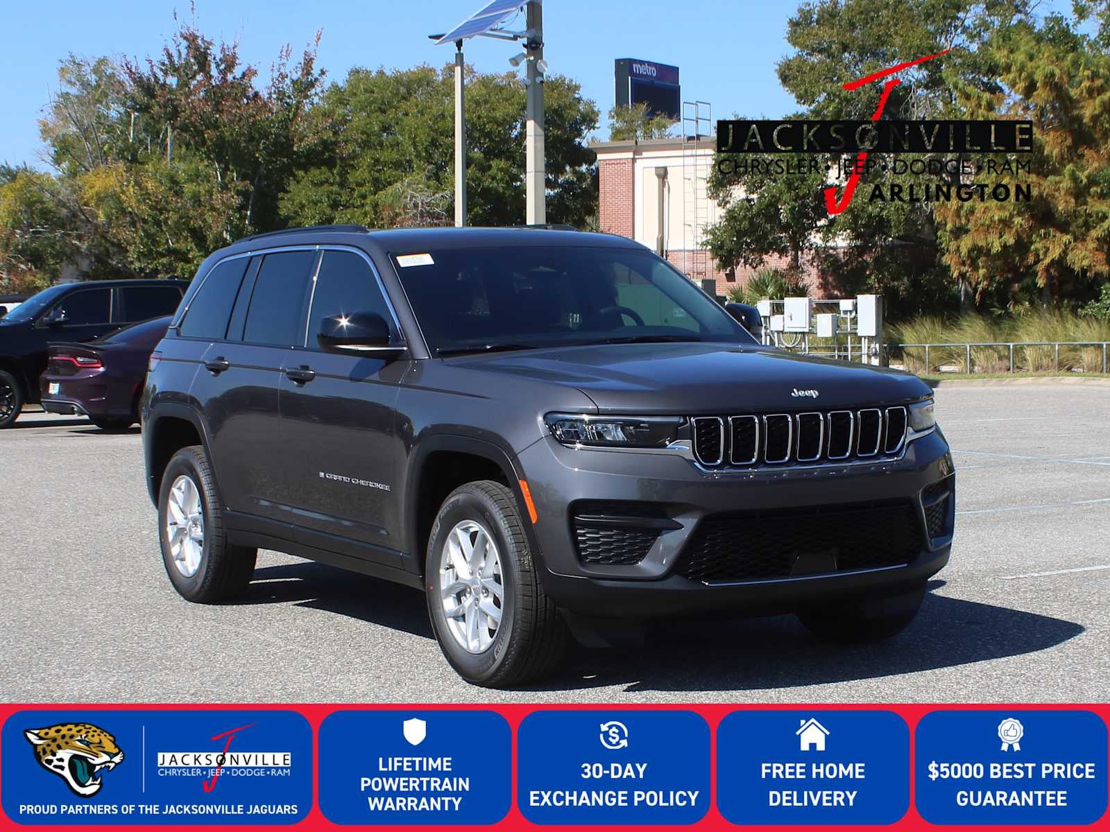 2025 Jeep Grand Cherokee GRAND CHEROKEE LAREDO X 4X2