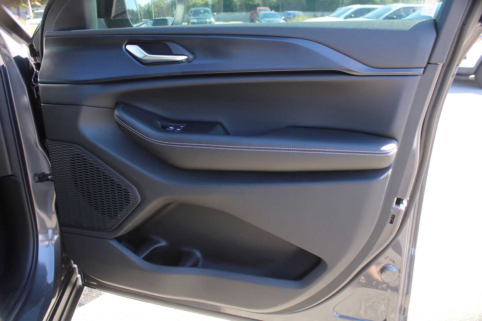 2025 Jeep Grand Cherokee GRAND CHEROKEE LAREDO X 4X2