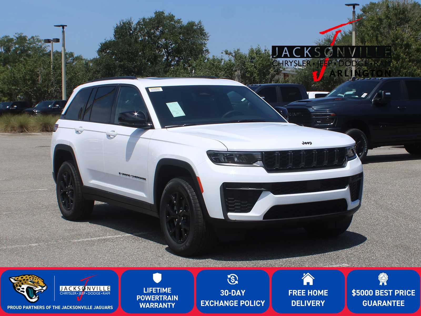 2026 Jeep Grand Cherokee Laredo Altitude