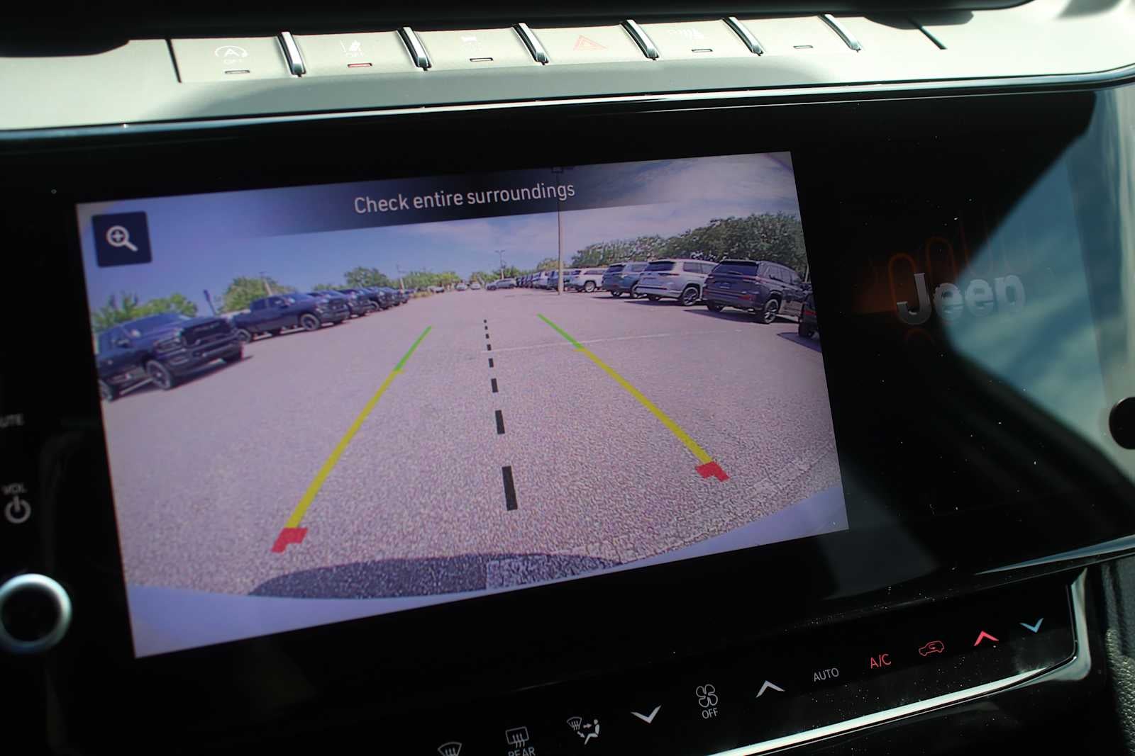 2026 Jeep Grand Cherokee Laredo Altitude