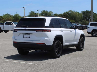 2026 Jeep Grand Cherokee Laredo Altitude