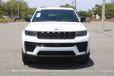 2026 Jeep Grand Cherokee Laredo Altitude