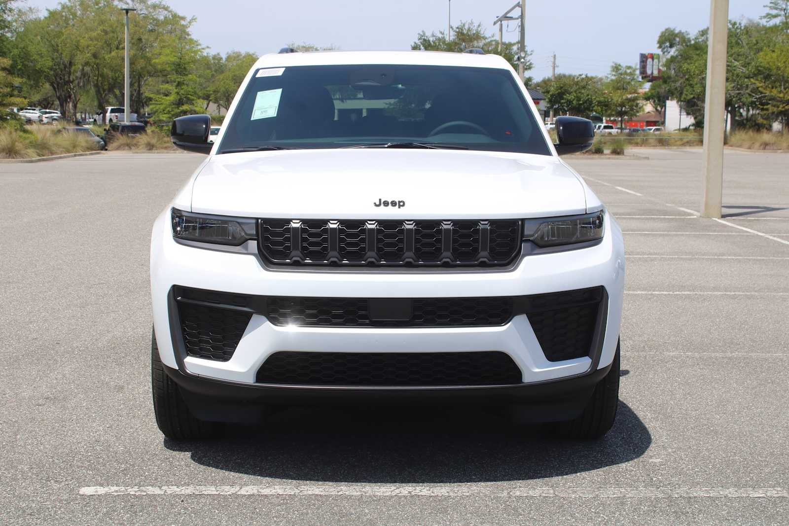 2026 Jeep Grand Cherokee Laredo Altitude