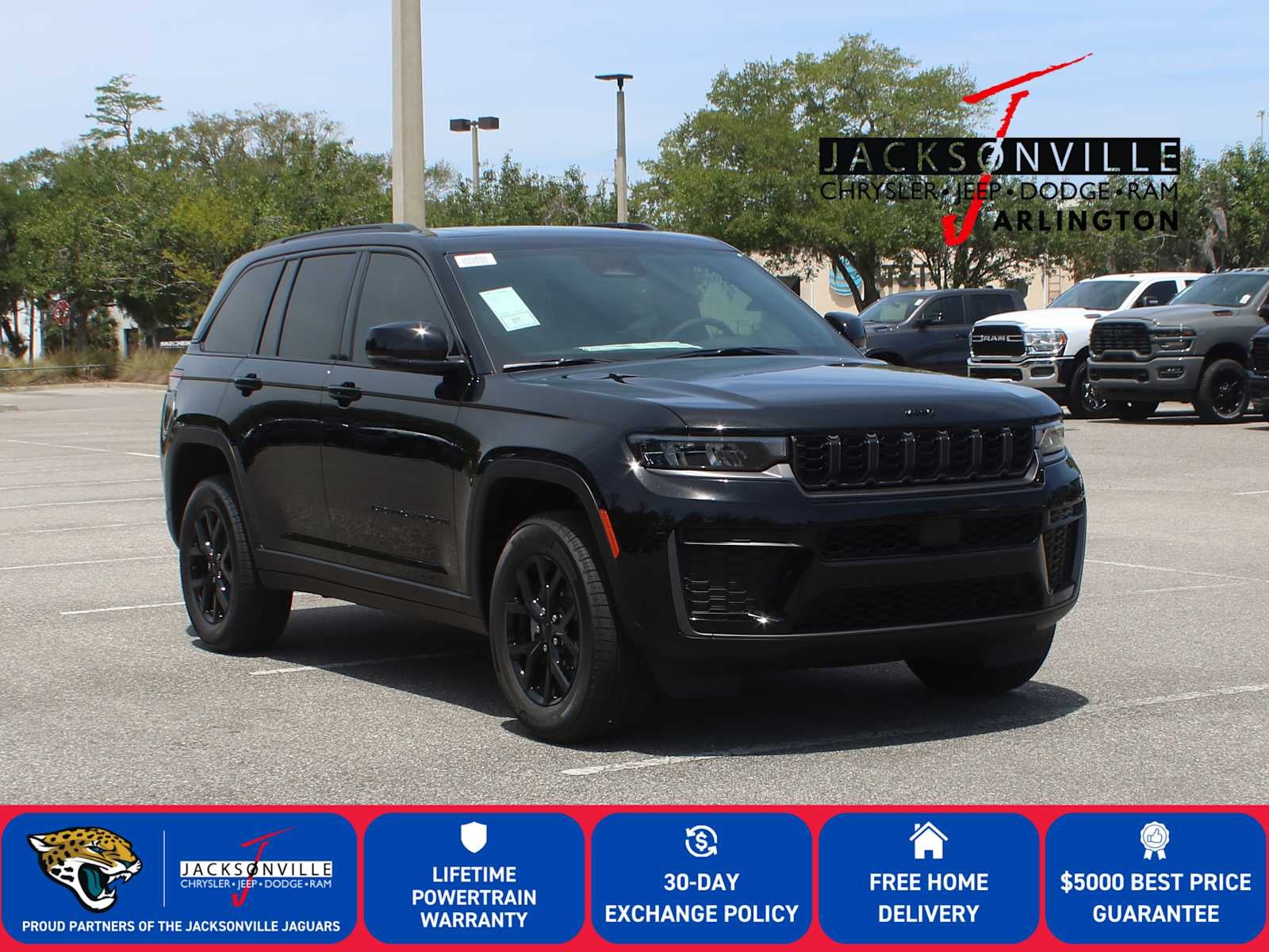 2026 Jeep Grand Cherokee Laredo Altitude