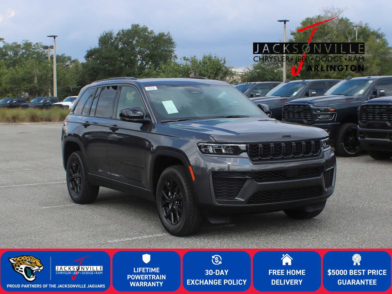 2026 Jeep Grand Cherokee Laredo Altitude