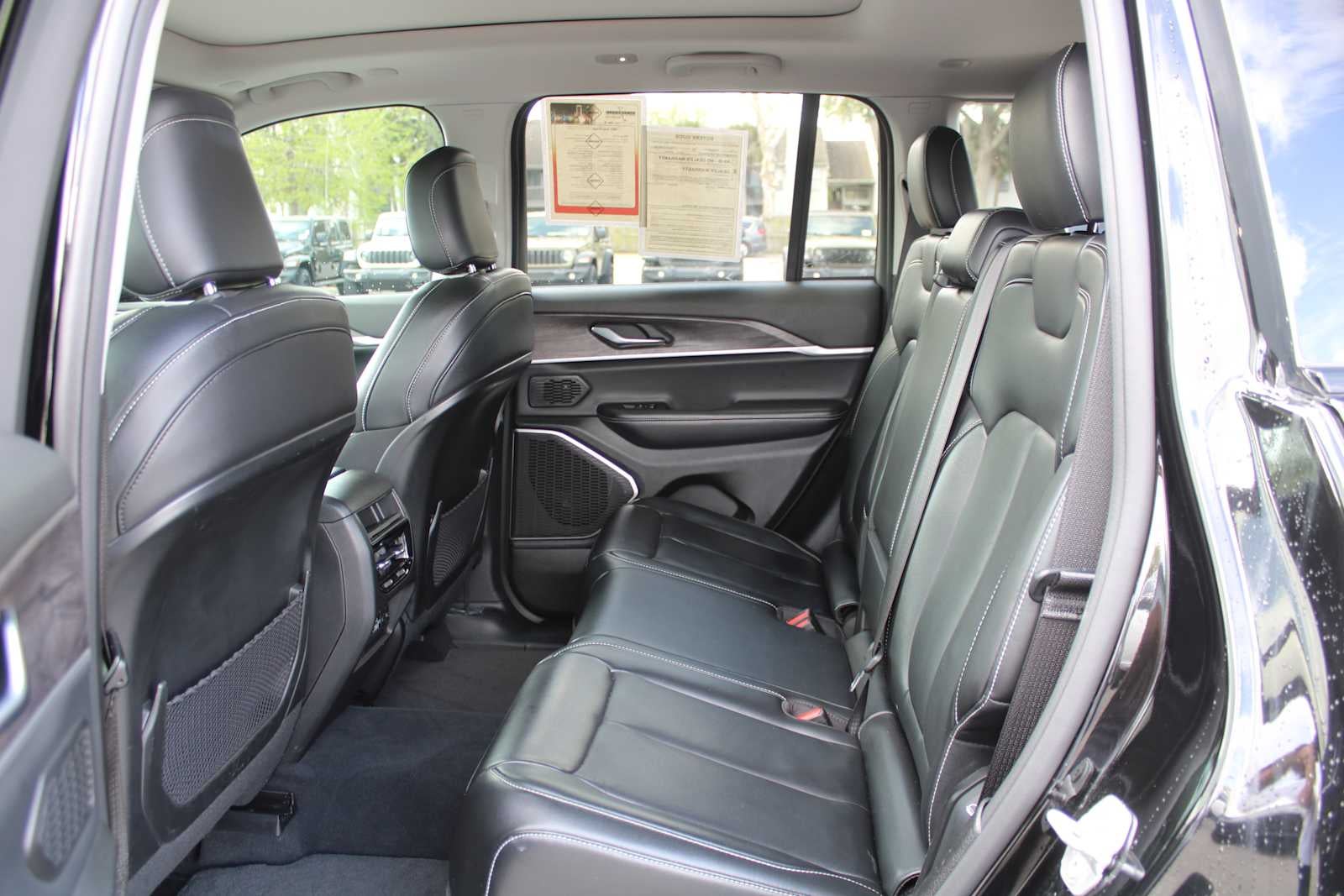 2022 Jeep Grand Cherokee Limited 4x2