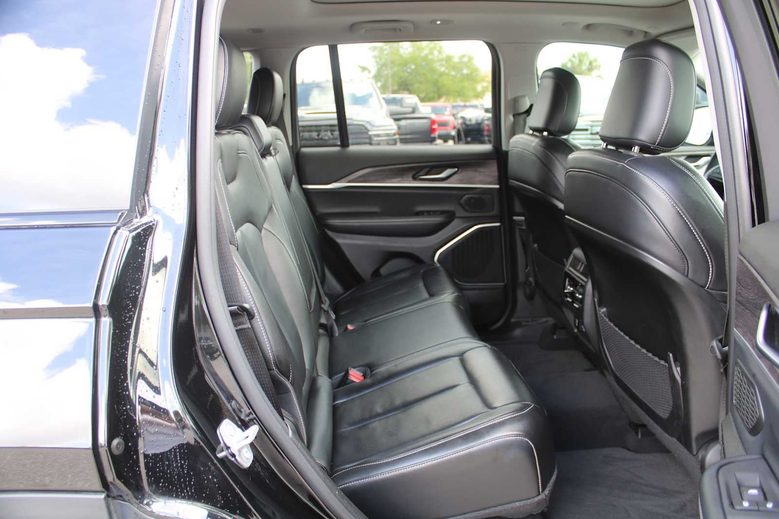 2022 Jeep Grand Cherokee Limited 4x2