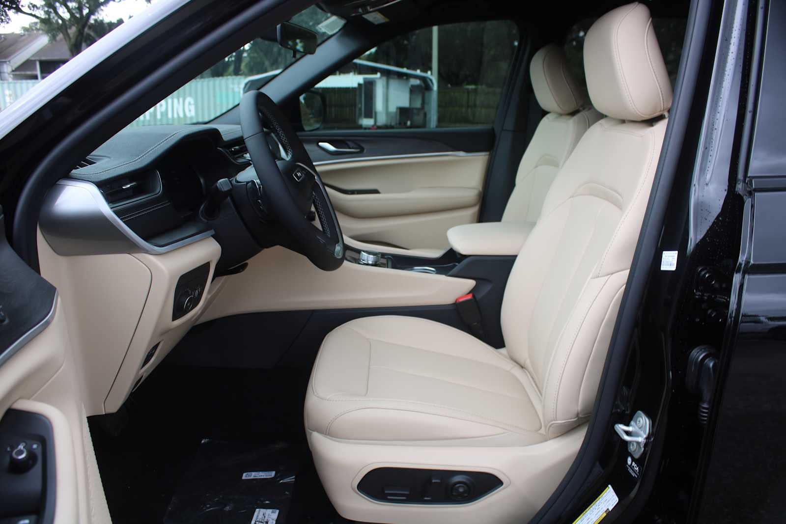 2025 Jeep Grand Cherokee GRAND CHEROKEE LIMITED 4X2