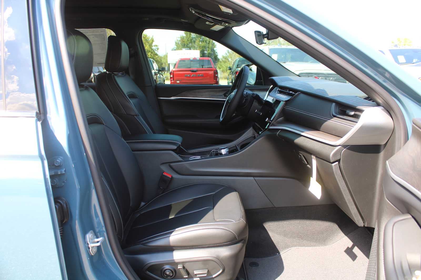 2027 Jeep Grand Cherokee Limited