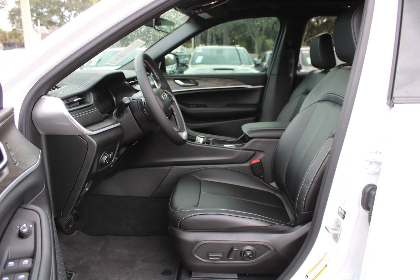 2027 Jeep Grand Cherokee Limited