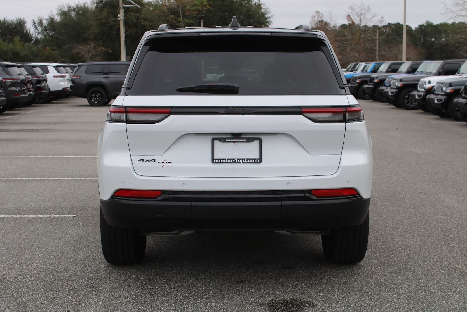 2025 Jeep Grand Cherokee GRAND CHEROKEE LIMITED 4X4