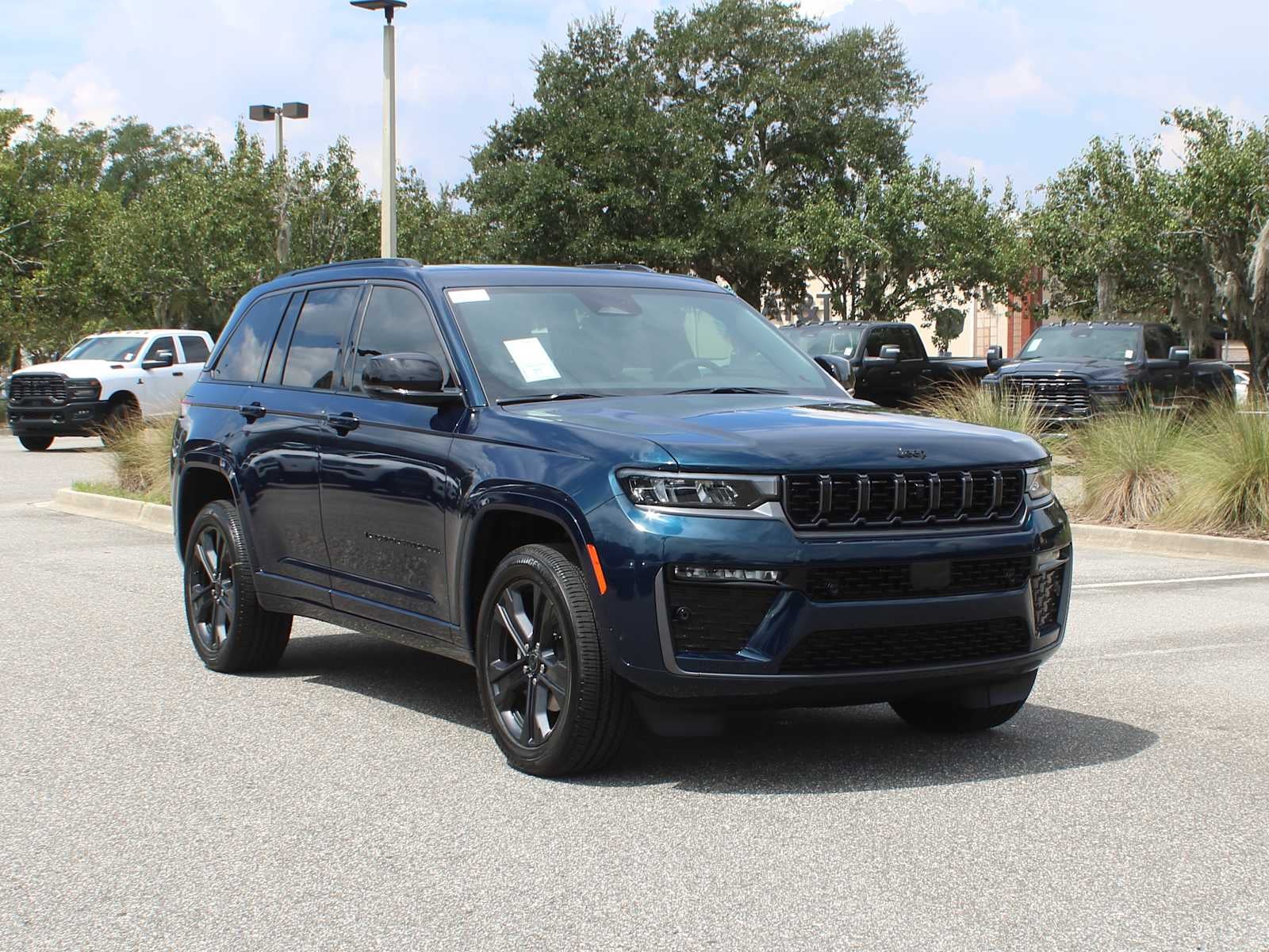 2027 Jeep Grand Cherokee Limited Reserve