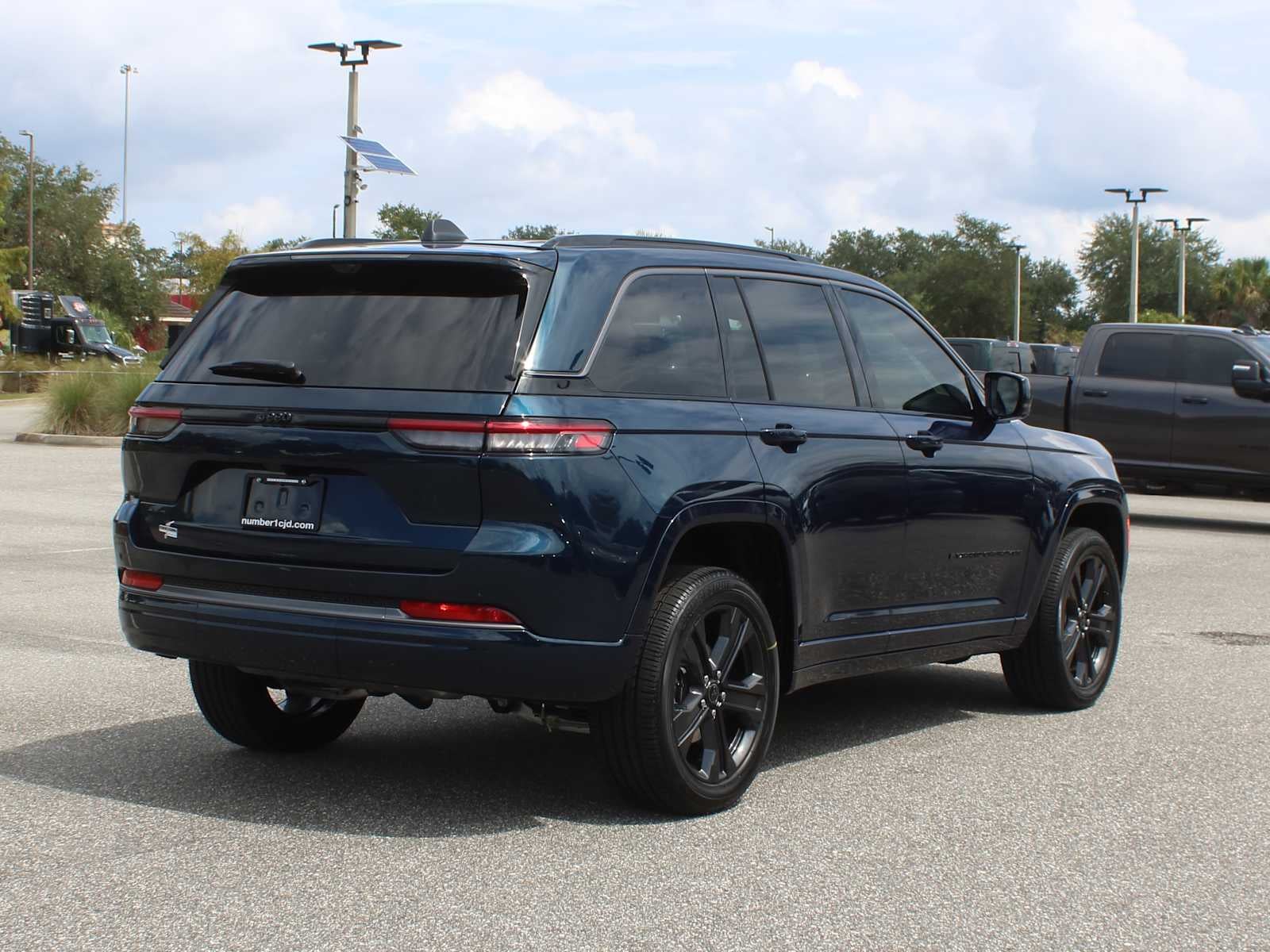 2027 Jeep Grand Cherokee Limited Reserve