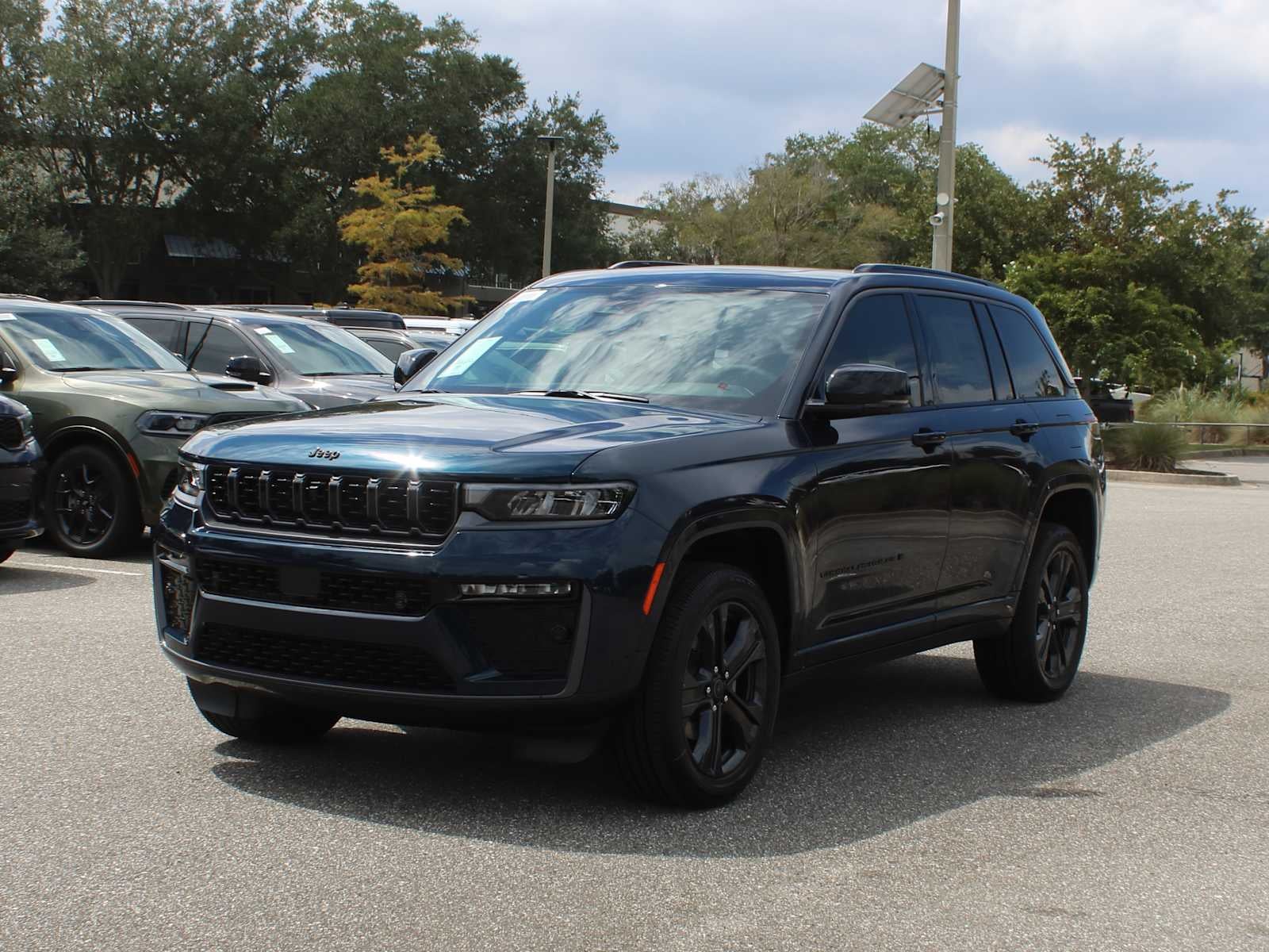 2027 Jeep Grand Cherokee Limited Reserve