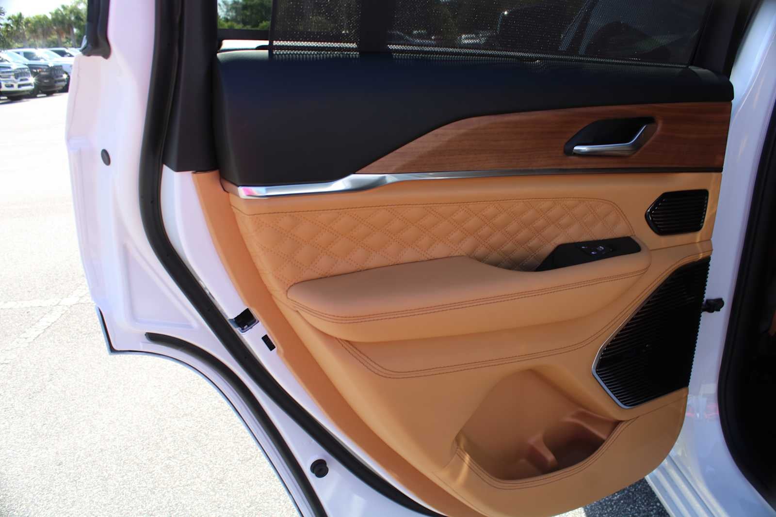 2026 Jeep Grand Cherokee Summit
