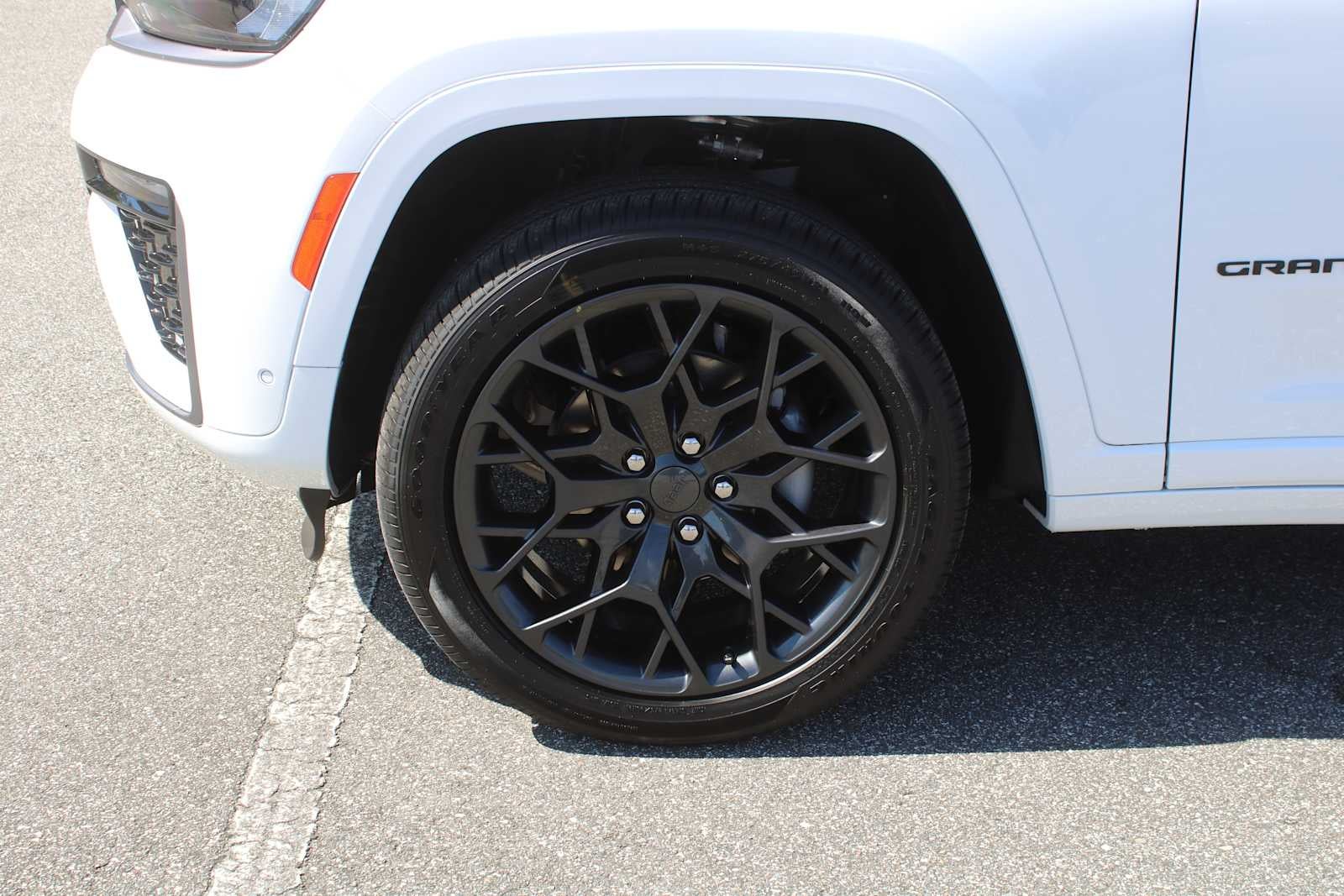 2026 Jeep Grand Cherokee Summit