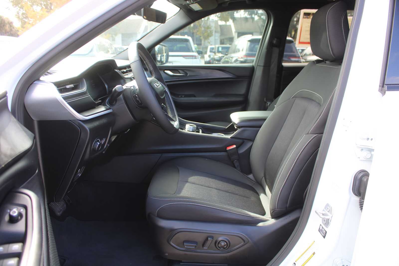 2025 Jeep Grand Cherokee L Laredo X