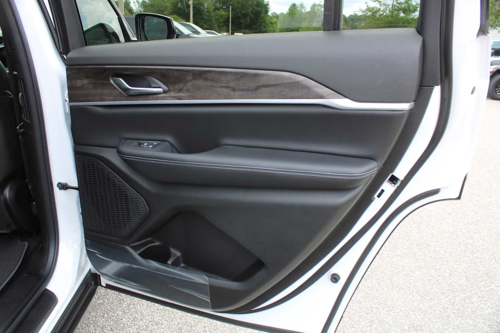 2026 Jeep Grand Cherokee L Laredo Altitude