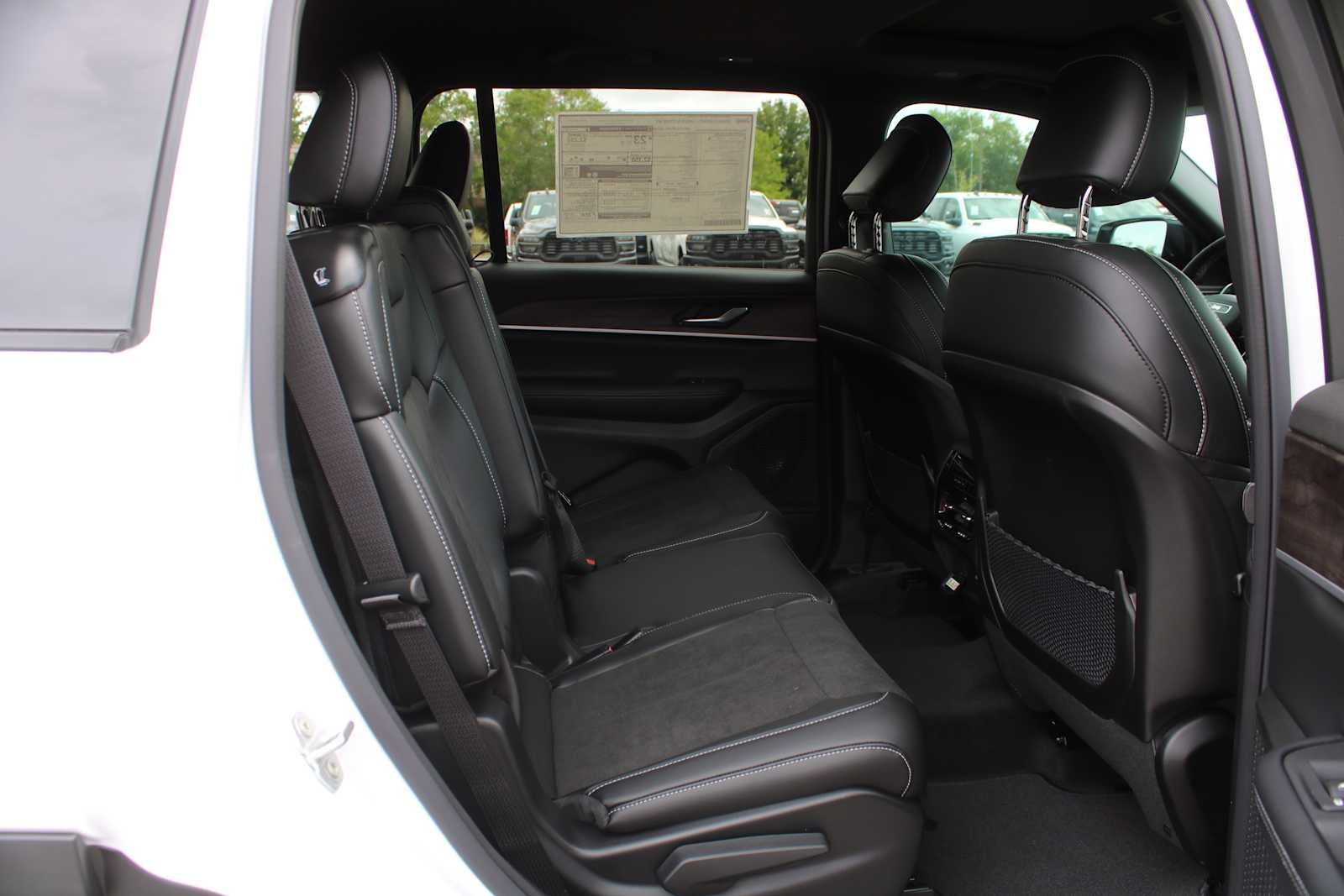 2026 Jeep Grand Cherokee L Laredo Altitude
