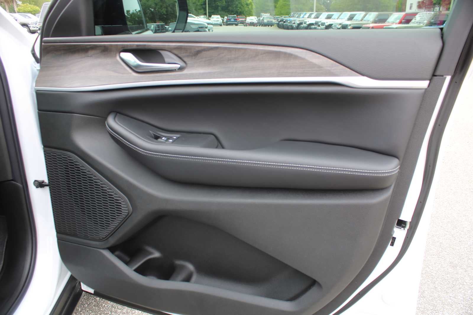 2026 Jeep Grand Cherokee L Laredo Altitude