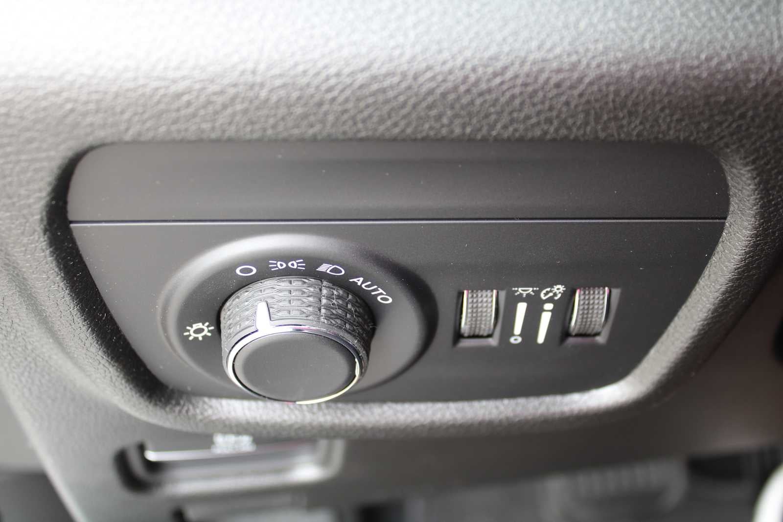 2026 Jeep Grand Cherokee L Laredo Altitude